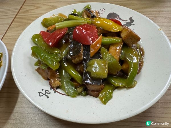 大樹下的人情味