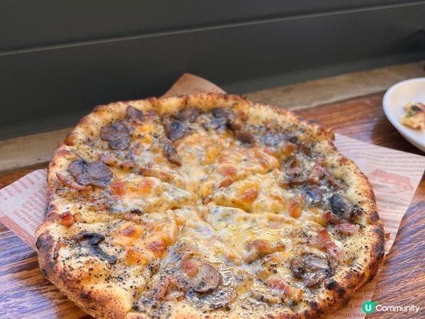 長洲打卡cafe（食爸爸手製Pizza🍕）