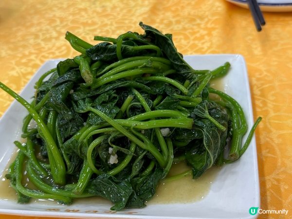 三紀砂鍋粥套餐，有蝦膏蟹粥，滷水拼盤，