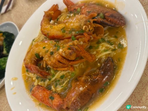 晚餐在盈圖食飯，兩個套餐，燒鵝，石斑，西蘭花炒蝦都係368，