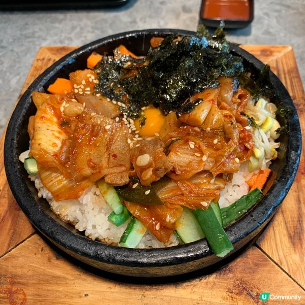 韓式泡菜，牛肉石頭鍋飯