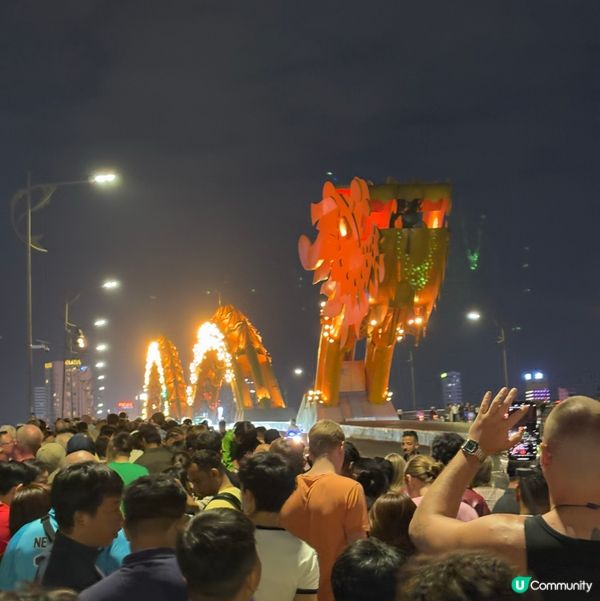 噴火龍 🐉 晚間必睇！