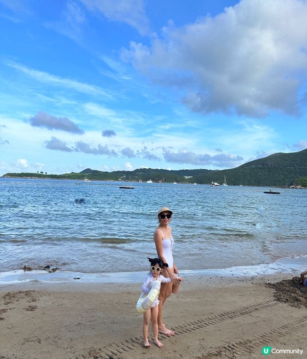 夏天一定要帶小朋友去沙灘?? 清水灣一灘人比較少， 水清沙幼...