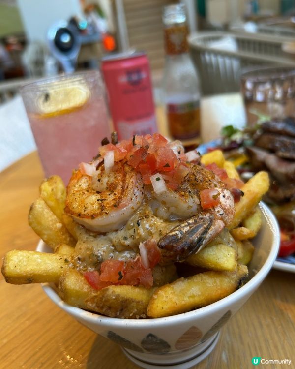 又去 M Square 嘆個 brunch 💕 看看海周圍逛逛