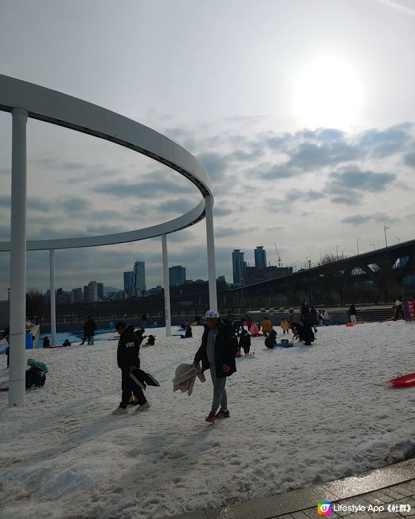 Snow sledding inside Seoul