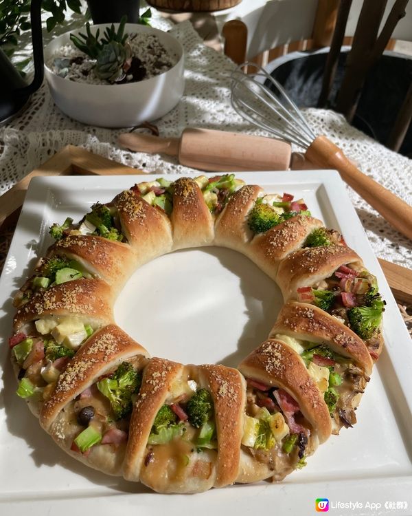 Porcini & Camembert Wreath 