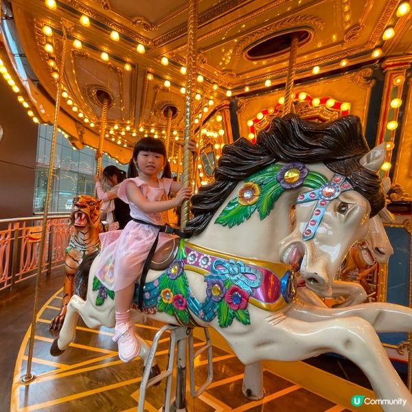 馬鞍山廣場免費旋轉木馬終於重開！