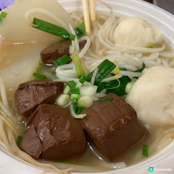 豬血蘿蔔墨魚丸米線