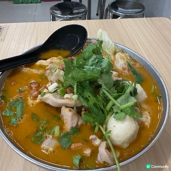 酸辣雞肉花枝丸米線