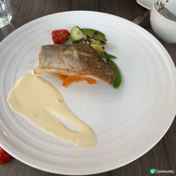 辣肉腸海鮮薄餅🍕！姊妹午餐超滿足😋！