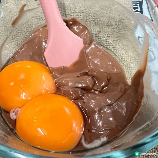 只需2樣材料鬆軟朱古力蛋糕 🍫🍰