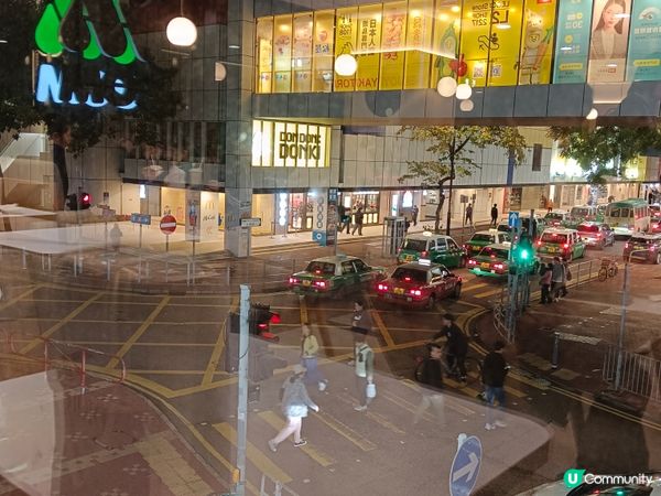 裝修後嘅錦薈坊MOS burger