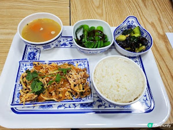 天龍燒鵝．馳名乳豬脆卜卜