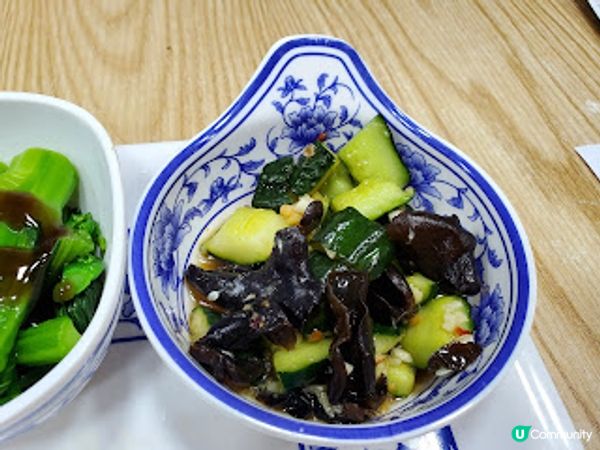 天龍燒鵝．馳名乳豬脆卜卜