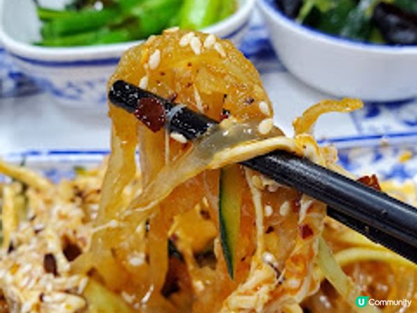 天龍燒鵝．馳名乳豬脆卜卜