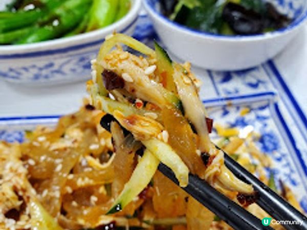 天龍燒鵝．馳名乳豬脆卜卜