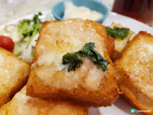 三點三冰室．必食芝心蝦多士