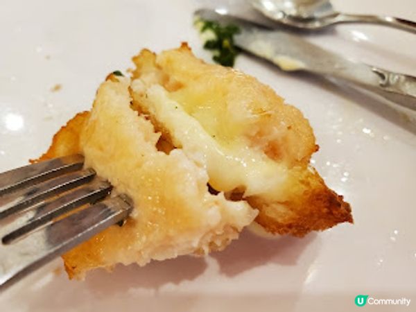 三點三冰室．必食芝心蝦多士