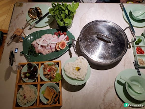 四季椰林海南椰子雞．不加1滴水 雞嫩椰香上上選