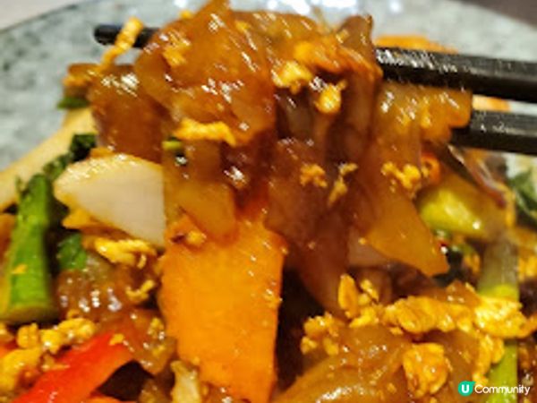 Thai-ger ．醉貓炒河鑊氣十足，蒜蓉包勁邪惡