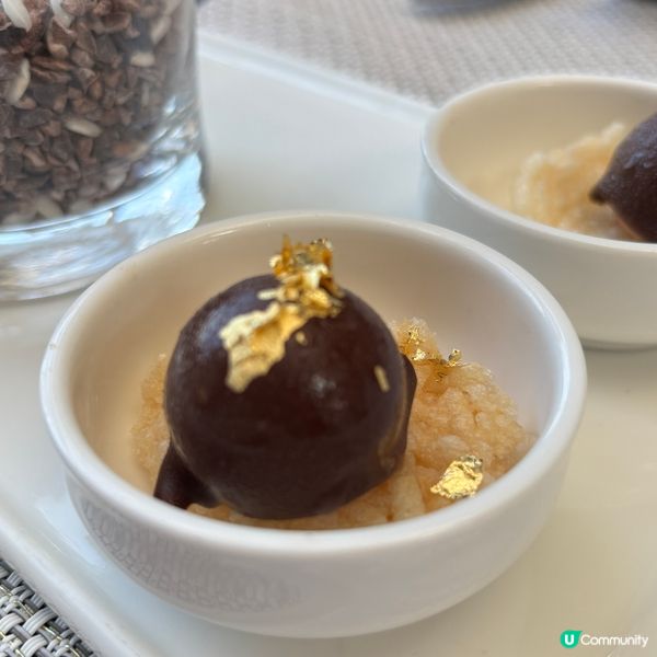 精美菜式朱古力三道菜嘅下午茶｡價錢算平,但勝在非常適合港女打...
