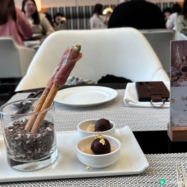 精美菜式朱古力三道菜嘅下午茶｡價錢算平,但勝在非常適合港女打...