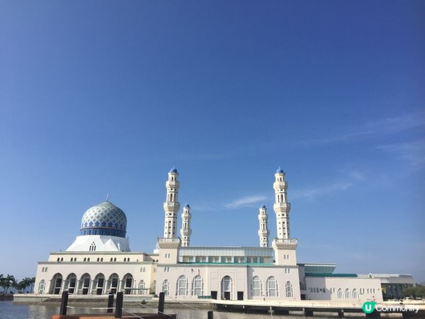 沙巴海天一色，浮潛及各種唔同水上活動適合大人及小朋友。又有海...