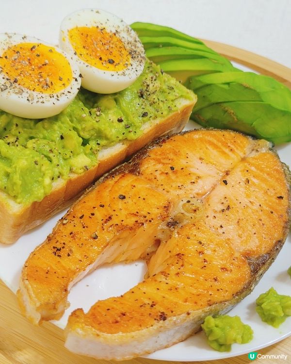 牛油果輕食😋！三文魚配牛油果多士！🥑🍞健康又好味道