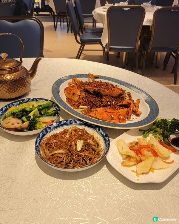 銅鑼灣開咗超過四十年，專門做避風塘風格嘅辣蟹同海鮮菜式，師傅...