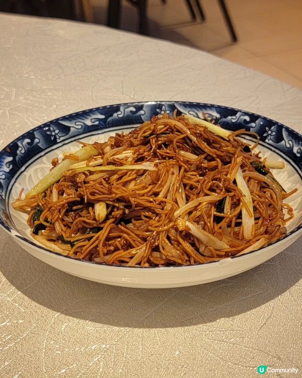 銅鑼灣開咗超過四十年，專門做避風塘風格嘅辣蟹同海鮮菜式，師傅...