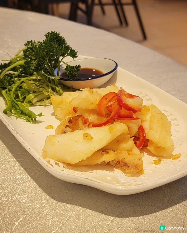 銅鑼灣開咗超過四十年，專門做避風塘風格嘅辣蟹同海鮮菜式，師傅...