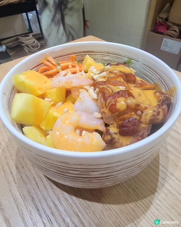 呢間Poking位於上環，係間主打高蛋白健康蓋飯嘅餐廳，食材...