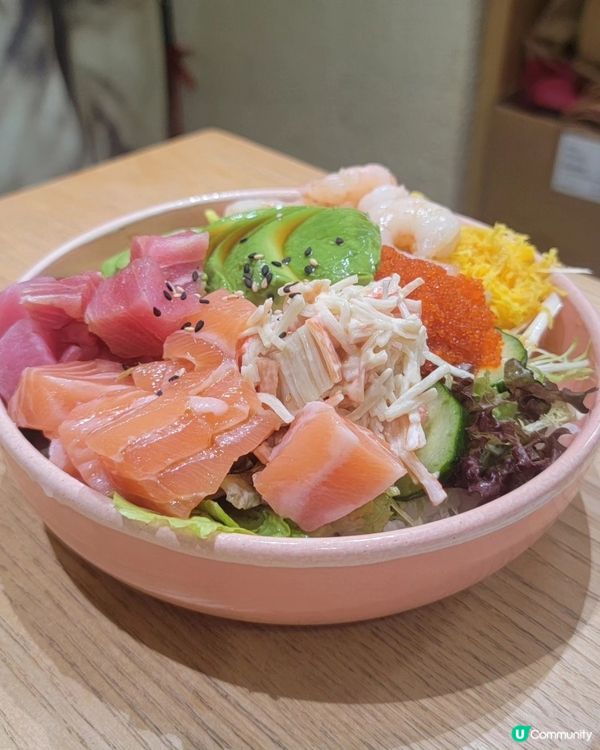 呢間Poking位於上環，係間主打高蛋白健康蓋飯嘅餐廳，食材...