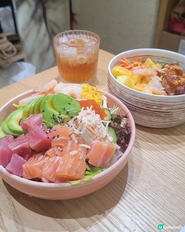 呢間Poking位於上環，係間主打高蛋白健康蓋飯嘅餐廳，食材...