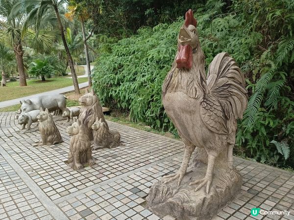 十二生肖雕像🐵🐯🐭🐰🐮🐷🐴🐉🐍🐩🐔🐶