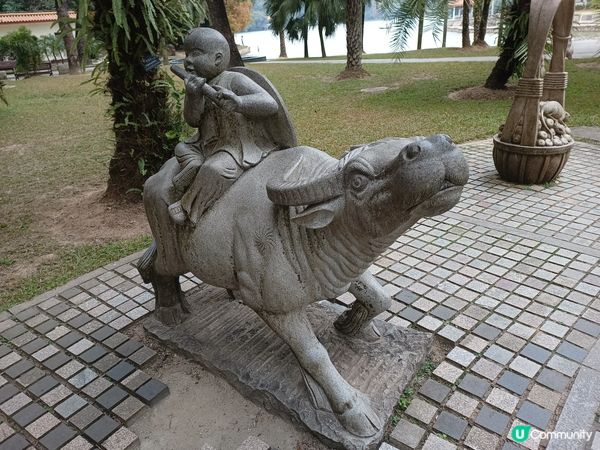 十二生肖雕像🐵🐯🐭🐰🐮🐷🐴🐉🐍🐩🐔🐶