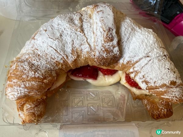 士多啤梨吉士牛角包