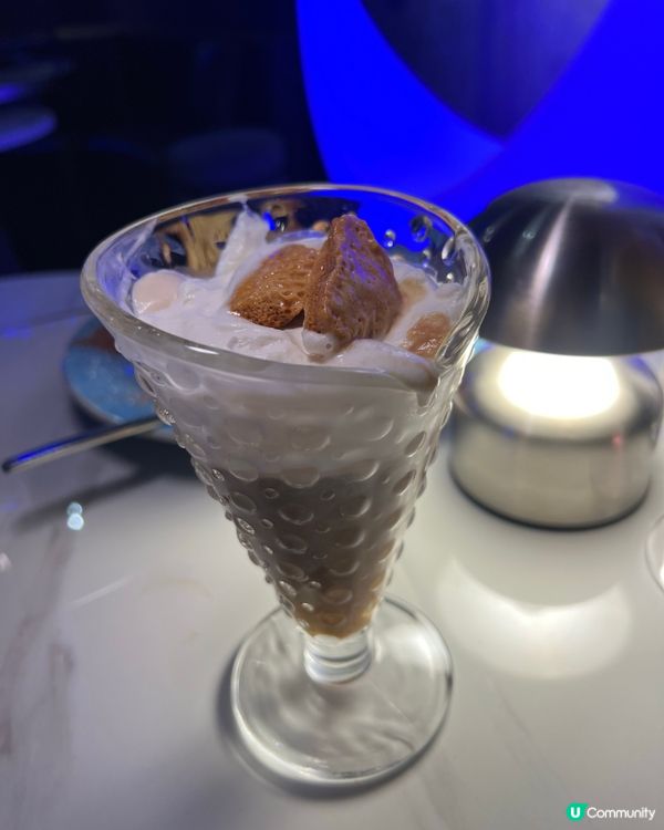 藍色為主題的星空酒吧