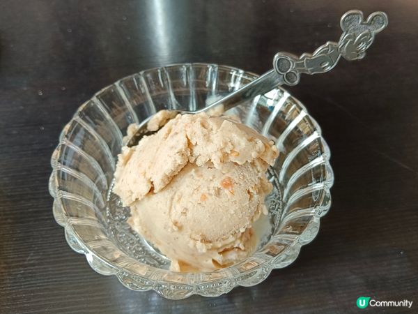 偽雪糕：香蕉+粗粒花生醬