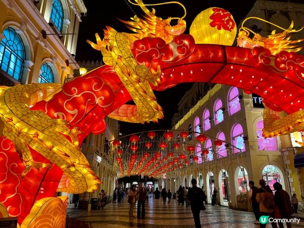 《澳門新年時充滿特色的大三巴》