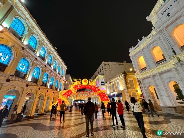 《澳門新年時充滿特色的大三巴》