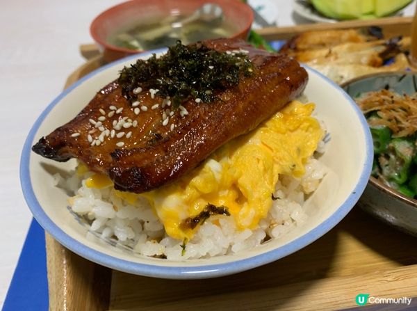 男朋友買了靜崗蜜瓜和抹茶卷蛋給我，為配合返他的好意，就整返一...