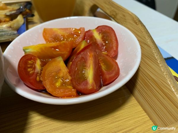 男朋友買了靜崗蜜瓜和抹茶卷蛋給我，為配合返他的好意，就整返一...