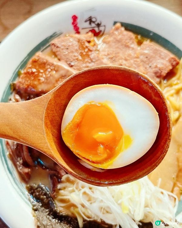 聽講哩間係鼎爺嗰仔開既拉麵，客人可以自由選擇湯底口味，食材和...