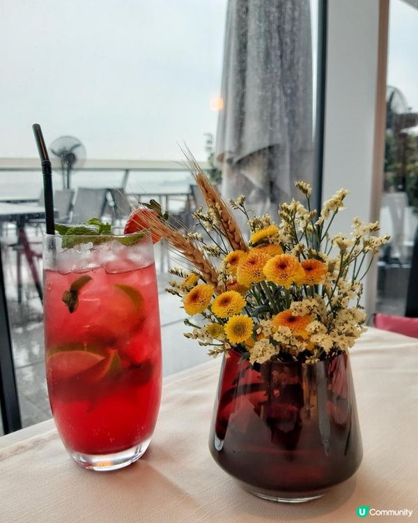 今次主題是「Afternoon tea by the sea...