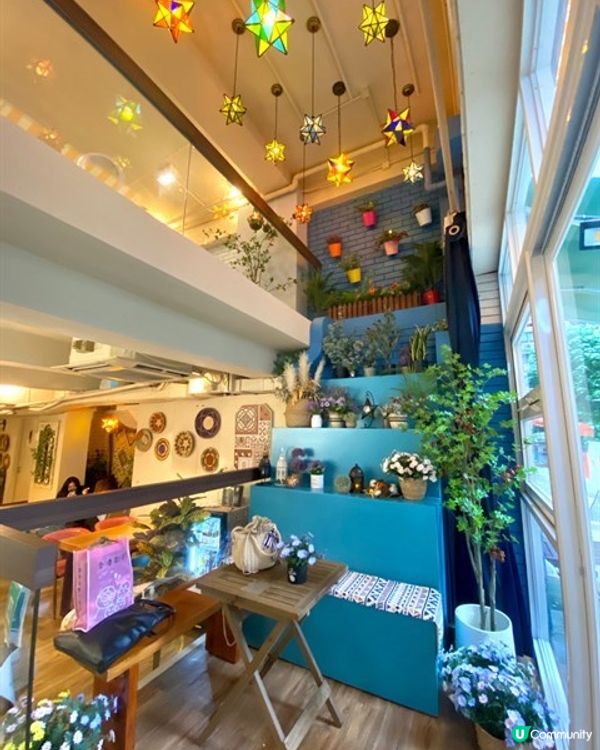 NACASA Café & Bar充滿神秘的中東色彩，兩層高...