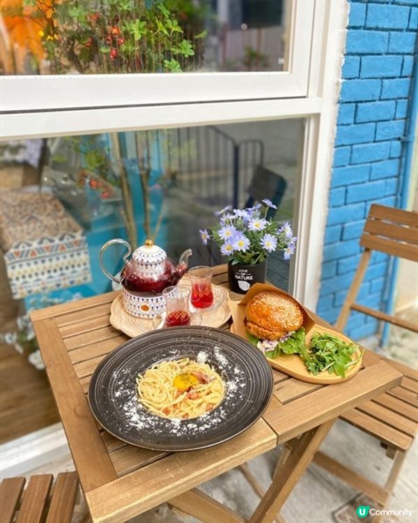 NACASA Café & Bar充滿神秘的中東色彩，兩層高...