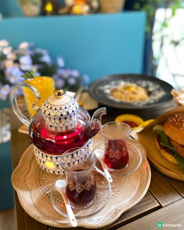 NACASA Café & Bar充滿神秘的中東色彩，兩層高...