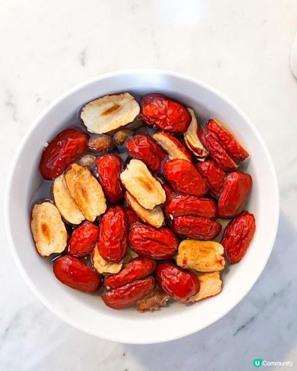 又到了秋冬天，天氣反覆，有時陽光普照，有時天色陰沉