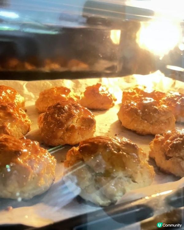 黃金酥脆的外表散發出牛油蜜糖的香甜